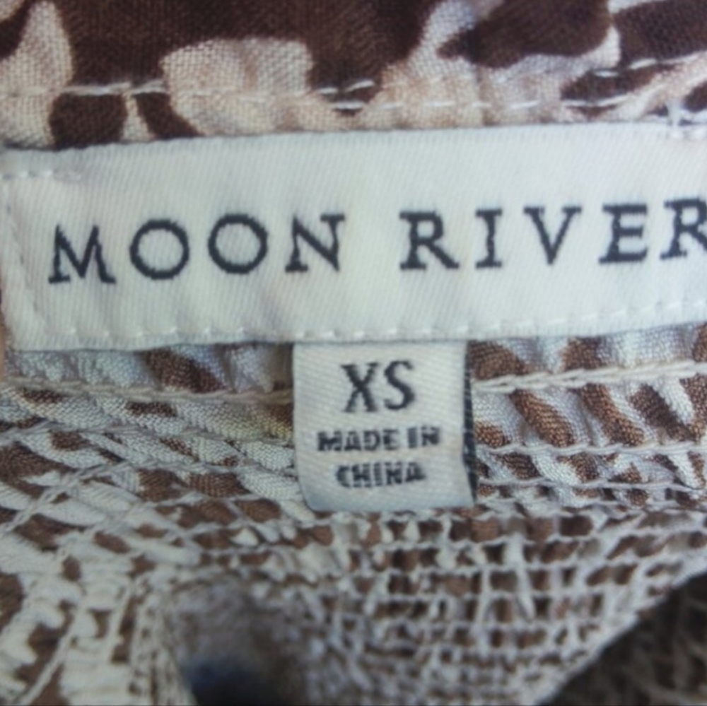 Anthropologie Moon River Smocked Puff Sleeve Midi Dress in Chocolate Swirl Print - Picture 4 of 11